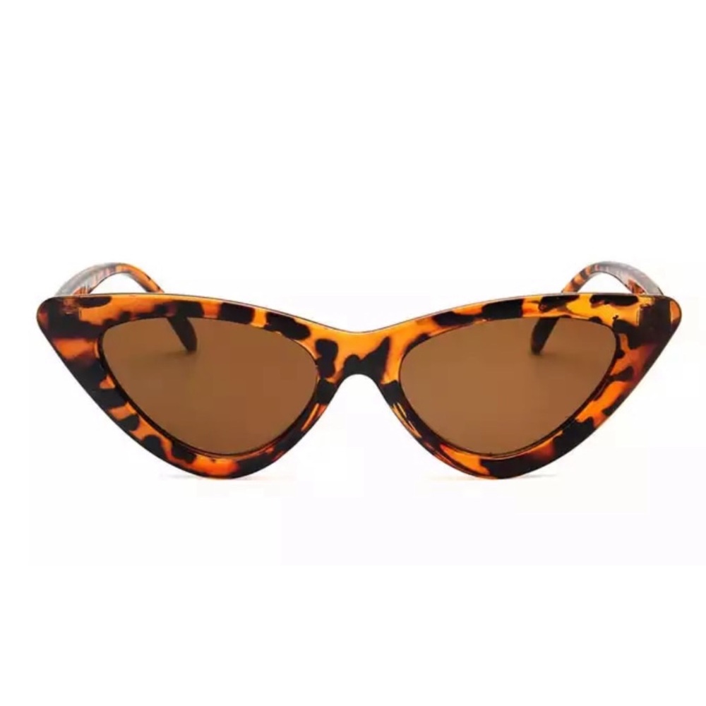 🐆 Leopard Print Cat Eye Plastic Sunglasses 🐆